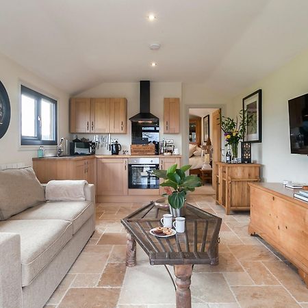 Holders Cottage Lassington Екстериор снимка