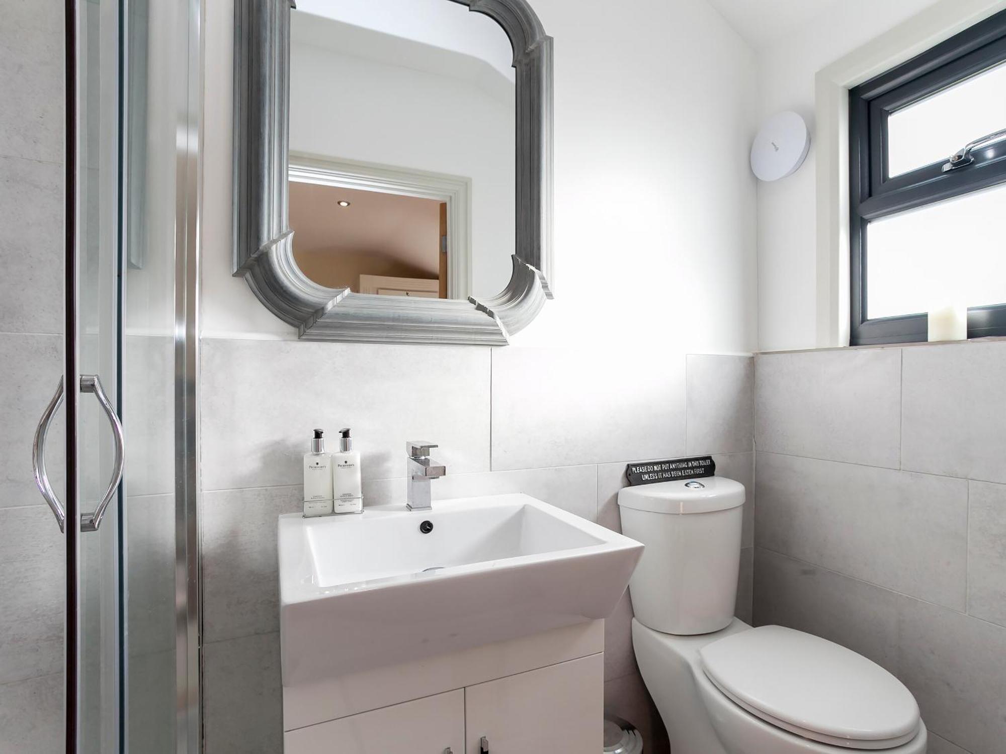 Holders Cottage Lassington Екстериор снимка